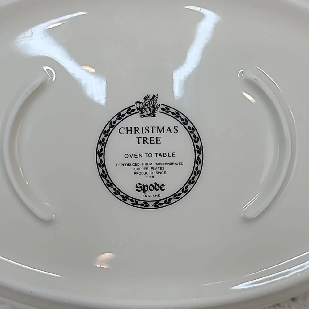 Spode 2000 Vintage Christmas Tree Oven to Table Oval Rimmed Dish in White/Green